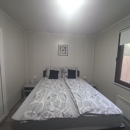 Rita Apartman & Studio Zrenjanin Exteriör bild