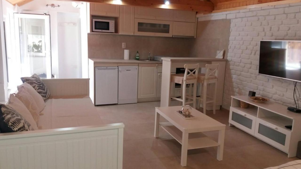 Rita Apartman & Studio Zrenjanin Exteriör bild
